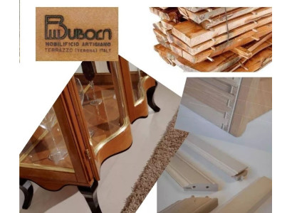 Classico armadio vetrina di lusso marrone in legno per il soggiorno nuovo