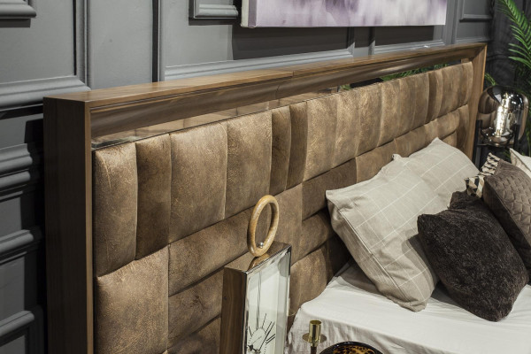 Set camera da letto completo armadio comodini letto 5 pezzi.