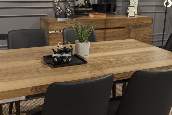 Tavolo da pranzo per camera da letto 4x sedie con braccioli, credenza, specchio