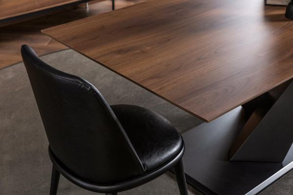 Poltrona di lusso nera in pelle, sedie imbottite, mobili da designer per loft e cucina