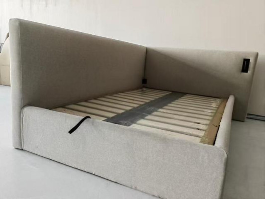 Letto imbottito beige in tessuto stile moderno hotel con illuminazione LED e testata angolare look lusso