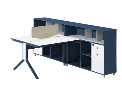 Moderna combinazione di scrivania in blu e bianco con parete divisoria e spazio di archiviazione
