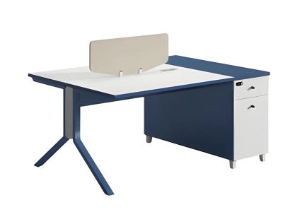 Scrivania blu e bianca con spazio di archiviazione funzionale e parete divisoria pratica