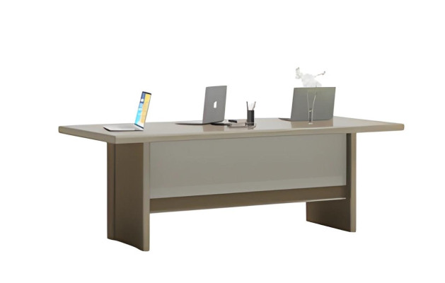 Scrivania elegante in beige-grigio con ampia superficie di lavoro