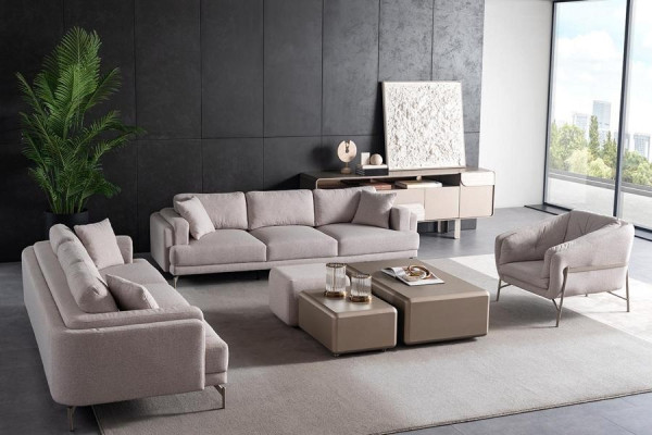 Set di mobili per soggiorno in tessuto beige con divani moderni e poltrona