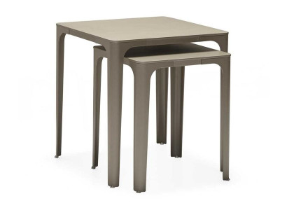 Tavolino in legno beige moderno ed elegante