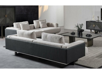 Set da soggiorno in tessuto marrone con tavolo in legno e divani