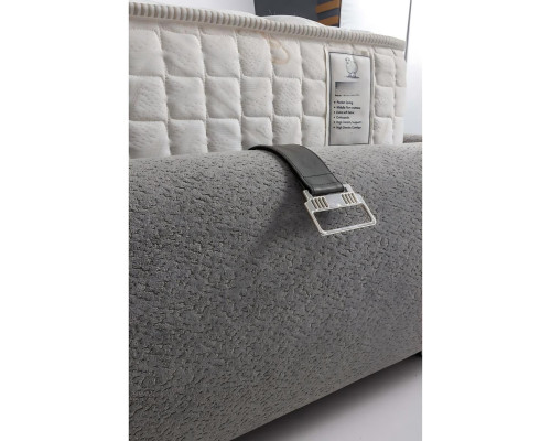 Letto elegante grigio con materasso in tessuto e legno