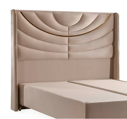 Elegante letto beige con materasso in tessuto e legno