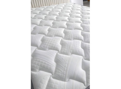 Letto elegante con materasso in beige in tessuto e legno