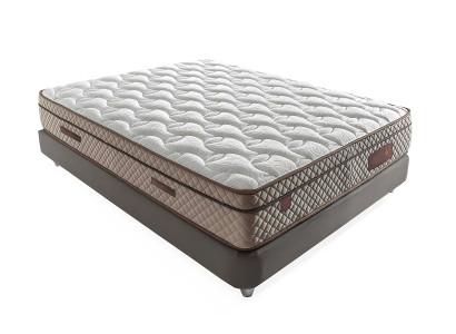 Letto elegante con materasso in tessuto beige