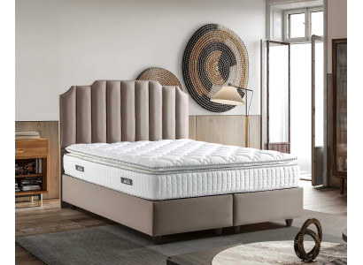 Letto elegante con materasso in tessuto beige per moderno
