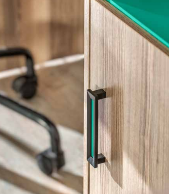 Set completo per bambini per la camera da letto giovanile, letto, cassettiera, armadio, scrivania.