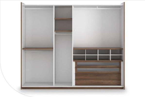 Armadio moderno con ante a specchio. Mobili da camera da letto. Arredamento.