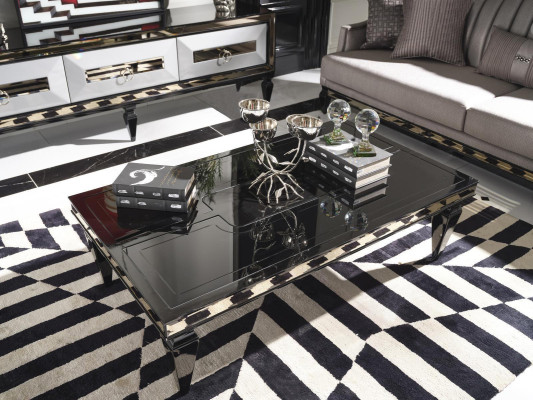 Divano a 4 posti in tessuto grigio, tavolino da caffè, mobile TV in 3 pezzi.