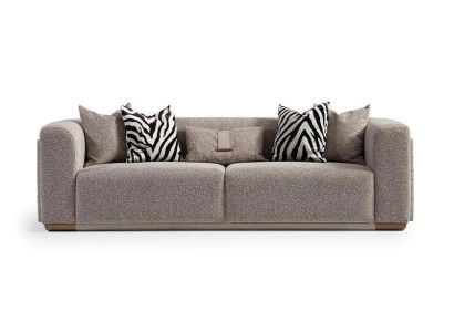 Divano a 4 posti in stoffa grigia, moderno e nuovo.