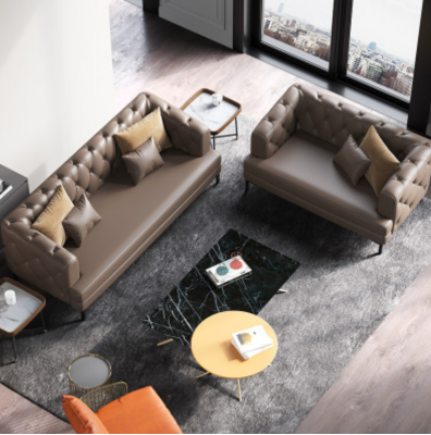 Set di divani Chesterfield marroni 3+2 posti 2 pezzi. Set di cuscini decorativi per divani designer.