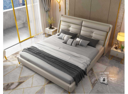 Camera da letto di lusso con letto matrimoniale in pelle da 180x200 cm.