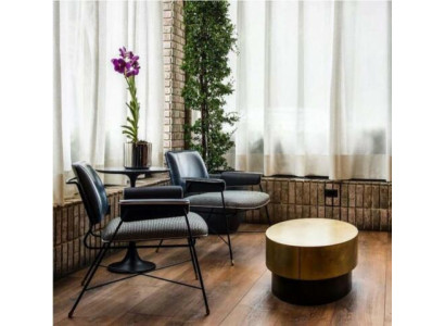 Poltrona design creativa in tessuto per divano seduta lounge club imbottita di lusso.