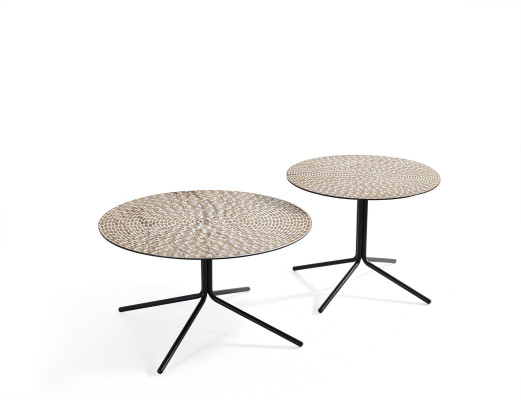 Moderno lussuoso set di 3 tavolini da salotto in stile italiano.