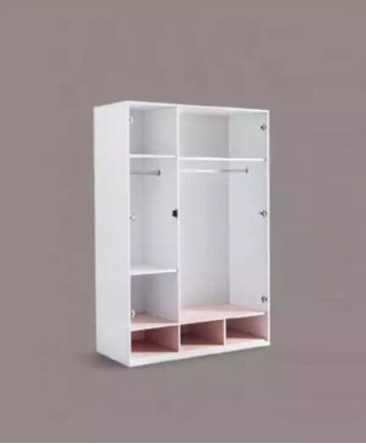 Armadio bianco in legno, armadi, arredamento per la camera dei bambini, design di mobili.