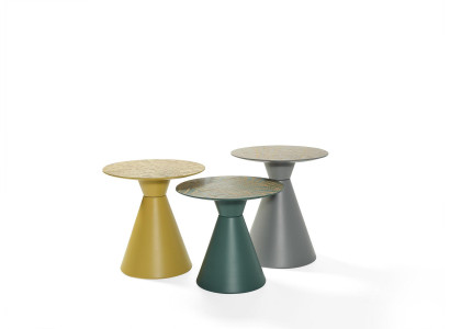 Set di lusso composto da 3 tavoli di design in legno naturale per il soggiorno