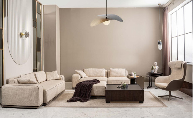 Sofà di lusso a tre posti in tessuto beige, divano imbottito e poltrone.