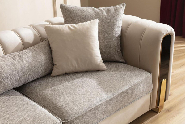 Divano a tre posti bianco di lusso, design moderno in acciaio inossidabile, mobili da soggiorno.