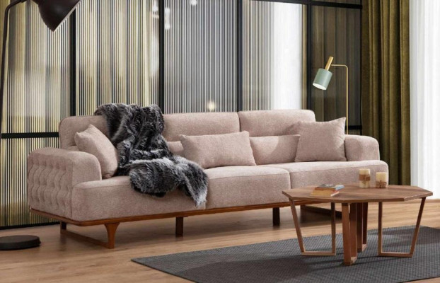 Divano beige per tre persone, poltrona, poltrona di lusso beige, mobili moderni.