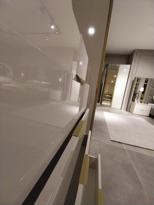 Mobili di design per la camera da letto, cassettiera di lusso con 4 cassetti in legno, nuovo armadio in legno.