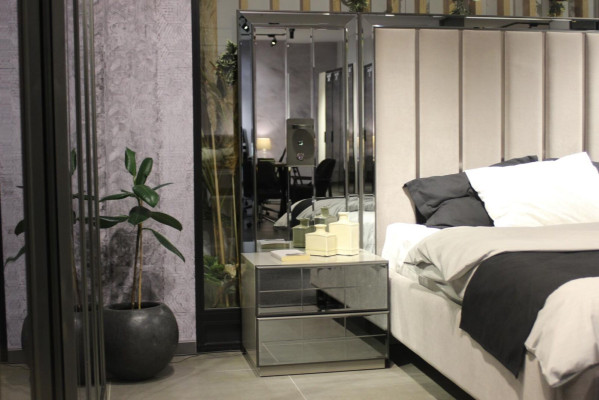 Set camera da letto di lusso Letto matrimoniale 2 comodini Legno Set di lusso 3 pezzi Nuovo