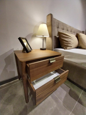 Set da camera da letto di design Letto di lusso 2x comodino in legno Completamente nuovo 3 pezzi.