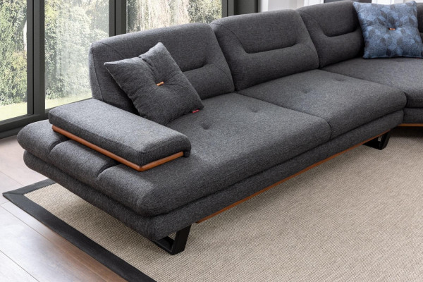 Divano angolare design a L di lusso grigio, arredamento per soggiorno, zona giorno.