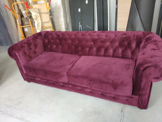 Divano 2 posti Imbottitura in metallo Design Divani in velluto Stile vintage Chesterfield.