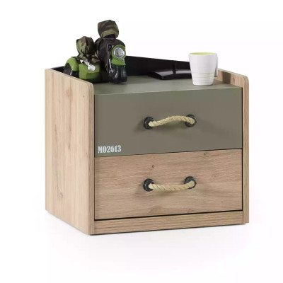 Set di tre pezzi di legno verde per il letto dei bambini per la camera dei bambini.