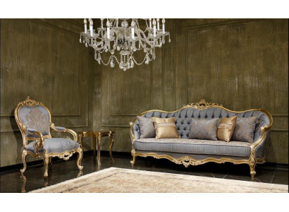 Classici divani grigi da soggiorno Chesterfield.
