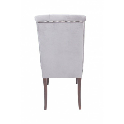 Design poltrone Chesterfield imbottite per hotel gruppo tessile.