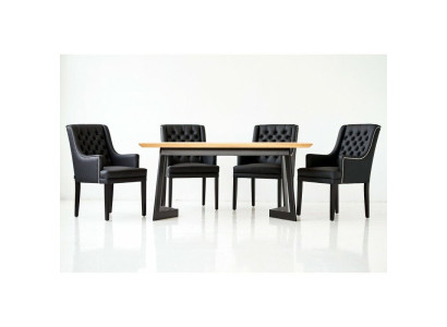 Tavolo da pranzo di design con 4 sedie Chesterfield gruppo di sedute.