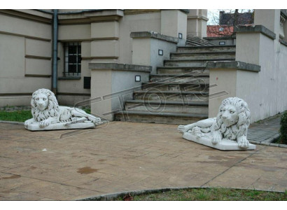 Leone sdraiato statua figura giardino terrazza decorazione bianco naturale scultura.