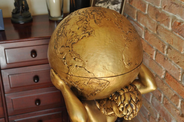 Stile antico Classico globo Atlante Minibar Bar Portabottiglie di vino Statua Scultura Decorazione  Stile antico Classico globo Atlante Minibar Bar Portabottiglie di vino Statua Scultura Decorazione