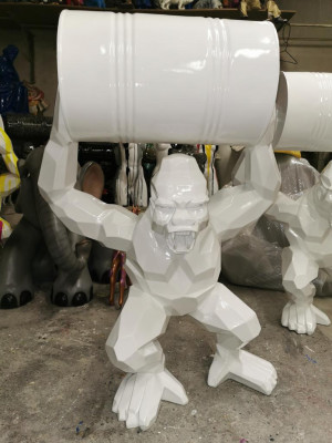 Statua decorativa decorativa Gorilla giardino nuovo designer figura statua figure moderne.