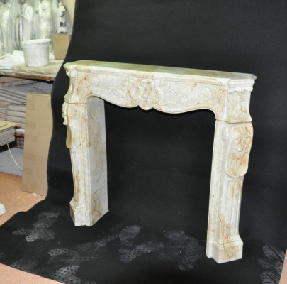 Rivestimento camino cornice in stile marmo decorazione barocco Caminetti classici Stufa