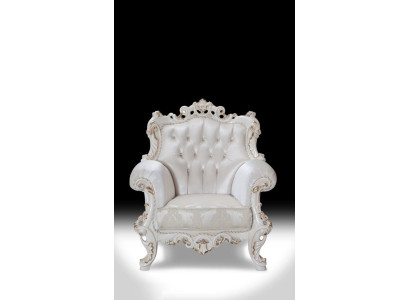 Divano Chesterfield con rivestimento in tessuto bianco composto da 3+1 posti, divano a tre posti e tavolino.