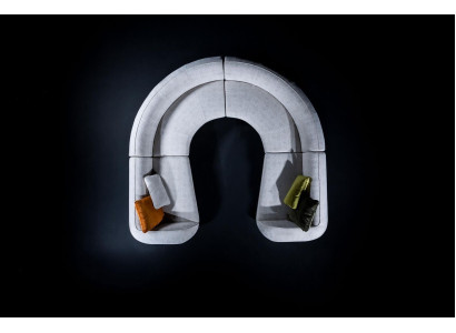 Divano a angolo design a forma di U per soggiorno imbottito.