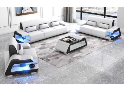 Set di divani in pelle bianca completo composto: divano 3 posti, divano 2 posti, poltrona.