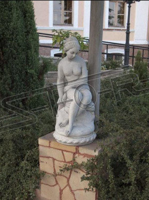 Donna figura statua figure statue scultura sculture giardino