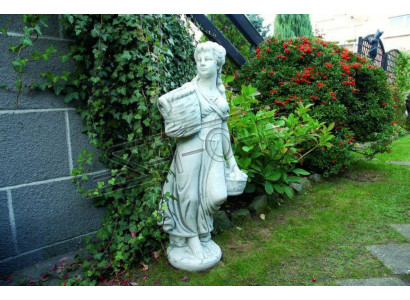 Signora statua design da 110 cm per giardino, scultura in figura.   Donna statua design di 110 cm per il giardino, scultura a figura.