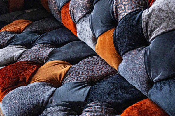 Chesterfield divano a 3 posti in velluto tessuto di lusso imbottito, poltrona Big in velluto