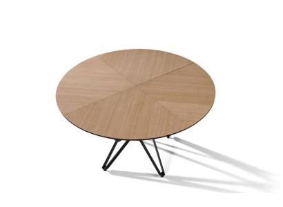 Tavolo da pranzo rotondo allungabile moderno in legno marrone.