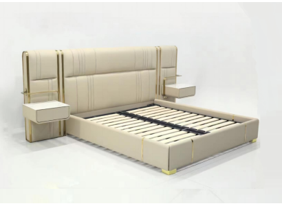 Camera da letto beige con letto matrimoniale con grande testata. Letti in legno di design.